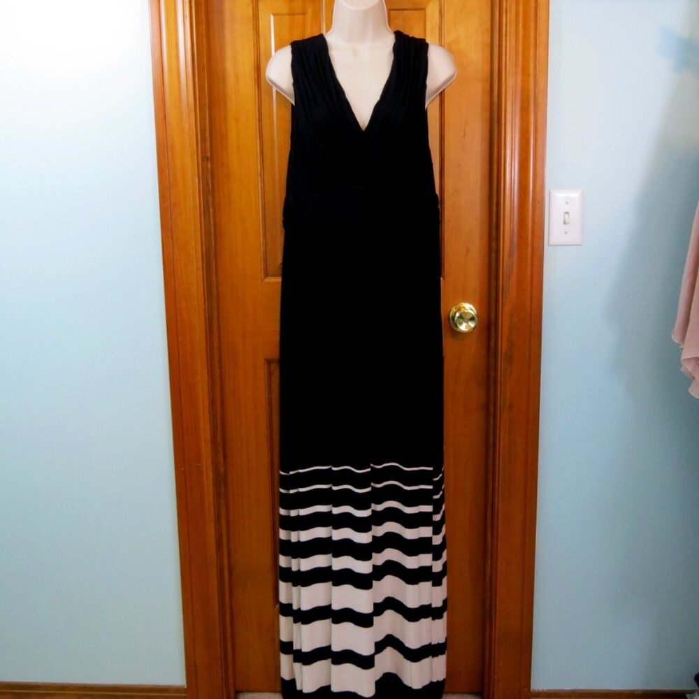 Soma Maxi Dress Black White Sleeveless Knit V-Neck Size Large